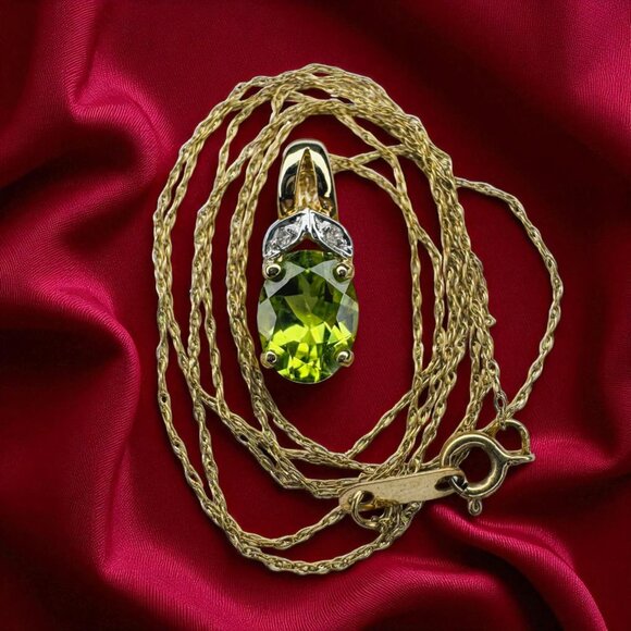 VINTAGE- 10K Gold- Natural Peridot & Diamond Necklace -20" -1.32 Carat T.W- 1.4g - Picture 3 of 16